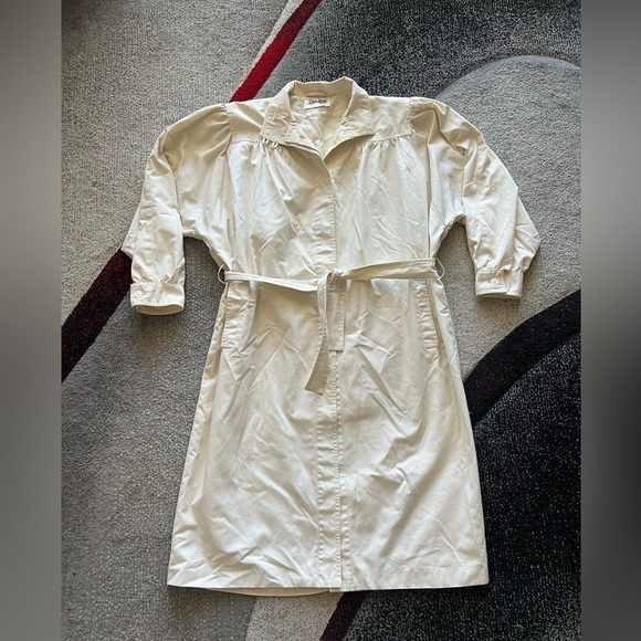 Neiman Marcus Vintage Ivory Trench Over Coat - Picture 1 of 7
